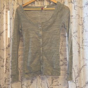 Grey Divided Cardigan with cute button detail